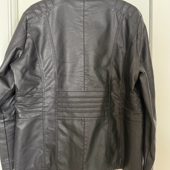 Black Leather Jacket Women’s Size 1X, Like New! - Picture 3 of 3